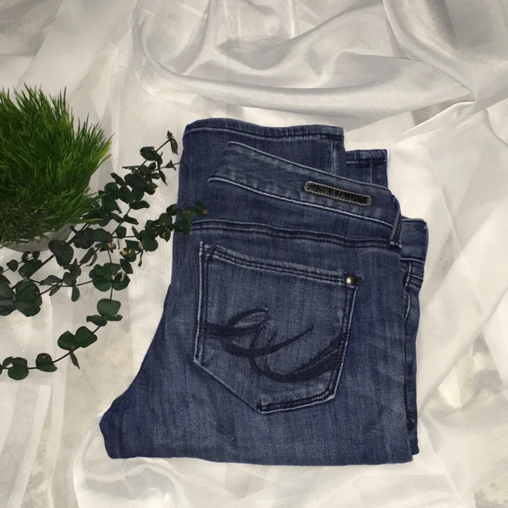Express Straight Leg Jeans